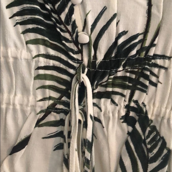 Brand new with tags H&M palm blouse - Picture 3 of 7